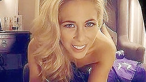 Stepdaughter is doing porn on vr with her stepfather