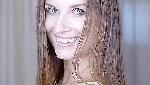 Sexy brunette in a vr video shows her body and sexy face