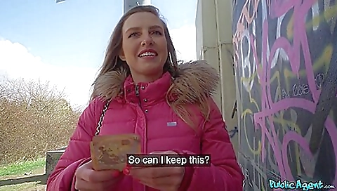 Beautiful blonde with big tits sucking deepthroat pussy