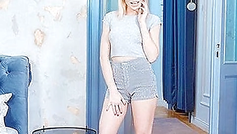 Rebeka black enjoys her sexy nakedness in her vr room