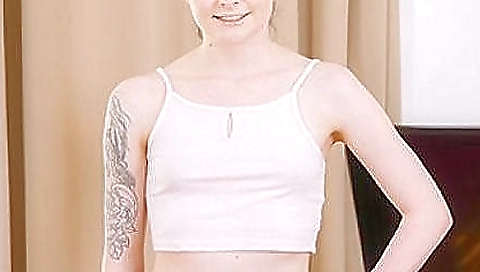 Sexy brunette gets her pussy licked and fucked in the gym