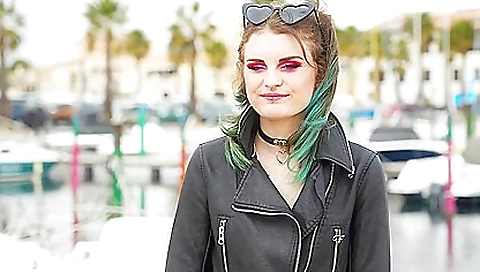 Tiny trixy with big tits got used in the hot sex scene