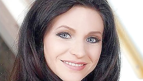 Hot brunette chick gets her pussy pounded in a doggy style