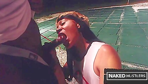 Ebony babe enjoys the desert hot and deepthroat sex