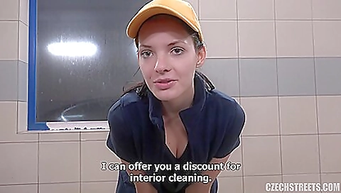 Amateur brunette sucks and fucks after washing clothes