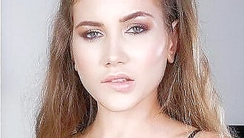 VR porn clip with bare-bells girl riding a head-mounted headset