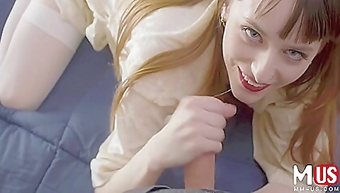 Horny teen gets a deepthroated blowjob and creampie